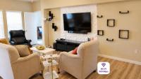 Stylish 3 Bedroom retreat near Downtown and Outlet - B&B Kyle