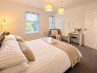 Cosy Manchester Home Sleeps 7 Close to City Centre - B&B Manchester