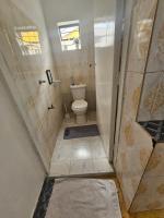 ArChys Homestay - B&B Gilgil