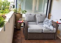 Calm Basel Stay, Cosy Balcony, Swiss Indoors - B&B Reinach