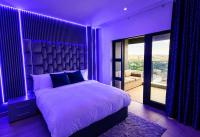 Luxury Oceans, Sea view, Balcony Apartments, Raddisons Tower, Umhlanga Rocks - B&B Durban