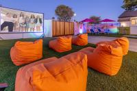 Fun Themed Home With Games and Cowboy Pool - Ferienwohnung Scottsdale