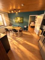 Parkside - 24h Self Check - in - bis 7 Personen - Nähe Saarlouis - Wifi - Parken - ganze Haus - B&B Ensdorf
