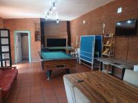 Quinta con pileta y pool a metros de la autopista - B&B Roldán