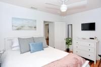 Adorable Bungalow Near City Marina & Tybee Beach - B&B Savannah
