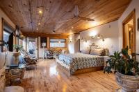 Cascina Rococo at White Lotus Eco Spa Retreat - B&B Stanardsville
