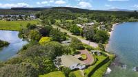Te Puaha Lodge | River & Lakefront Retreat - Ferienwohnung Rotorua