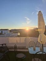Private Sunrise Terrace & Cathedral Views - Chambres d'hôtes Ronda