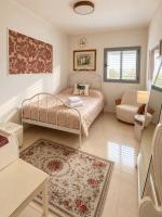 apartments with separate kitchen by the sea - B&B Asdod