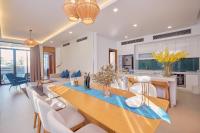 Three-Bedroom Villa - Beach Front with Pool 