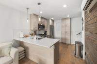 NEW Central Ballard Retreat 3BR 25BA Fits 8 People with AC 1 King 3 Queen Bed - Ferienwohnung Seattle