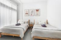 NEW Central Ballard Retreat 3BR 25BA Fits 8 People with AC 1 King 3 Queen Bed - Ferienwohnung Seattle