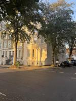 2-bed Triplex with Private Terrace next to Tube - B&B Londra