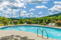 Mtn View Condo Sleep 6 Fireplace Games Pool table - B&B Pigeon Forge