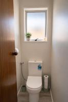2-Bedroom Cottage Near Airport with Garden & Parking - Ferienwohnung Christchurch