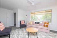 Cadogan House - Professionally Styled in CBD - B&B Orange