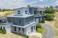 The Entertainer - 5 Bed 5 Bath, 3 Storey Retreat - B&B Orange