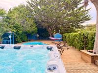 Palm House Pool Hot Tub South Downs - B&B Findon
