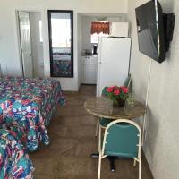 Queen Room with Two Queen Beds - Kitchenette
