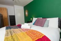 Modern Retreat - 2BD Apt with Lush Greenery at Sheffield - B&B Sheffield