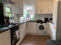 Beautifully Styled 2BR Home with Garden - B&B Mánchester