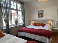 Central villaövervåning - 100 kvm - Bed and Breakfast Uppsala
