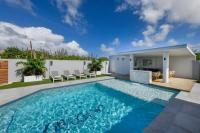 Casa Romelli • Luxury 5BR Family Villa • Pool, Whirlpool & Tropical Garden by Bocobay - Bed and Breakfast Oranjestad