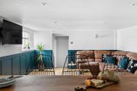 Coombe Bank - Seaboard spirit, contemporary chic with parking close to beach - B&B Teignmouth