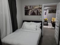 CosyTwo-Bedroom and Cozy Executive Suite - B&B Edmonton