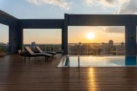 Executive 2BR Apartment 17th floor with Views, Pool, Gym & Restaurant in Westlands - Chambres d'hôtes Nairobi