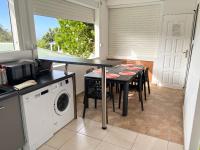 Appartement confortable à Le Gosier avec piscine - B&B Le Gosier