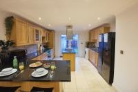 Large 4-bed house for up to 7 guests w 2x parking - B&B Oxford