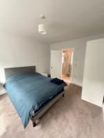 Modern En-Suite Double Room with Home Office - Bed and Breakfast Shephall