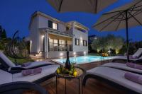 Villa Laura Krnica near Pula for 8 people - pet friendly with children playground - Chambres d'hôtes Krnica
