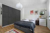 Cosy Apartment with Desk Wrocław Mochnackiego 19 by Heyrent - Bed and Breakfast Wrocław