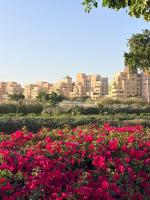 Dubai Festival city Casa HEMY Peaceful Stays - Chambres d'hôtes Sabkhah