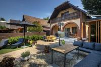 Csuka48 Apartman - B&B Szarvas