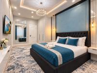 Two-Bedroom Deluxe Apartment with Garden View