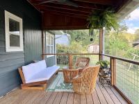 Creekside Base for Hiking & Biking | Near Downtown - B&B Old Fort