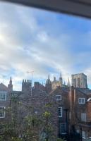 Percys - City Centre - FREE Parking & Minster Views - B&B York