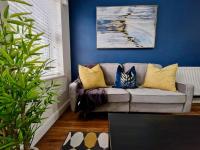 Trendy Spacious Serviced Apartment next to City Centre with Free Parking - Contractors & Relocators - Ferienwohnung Coventry