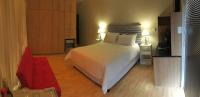 Deluxe Queen Suite with Sea View and Balcony