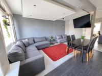 Central Gem with Sauna - Big two-room apartment FREE PARKING - Bed and Breakfast Tampere