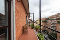 Greens & Sun - Santa Giulia - 5 min to M3 & Train Station by InnStay - Chambres d'hôtes Milan