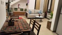 Bohemian Resort Living Luxe 3BR Private Pool and Loft Villa - B&B Lonavla