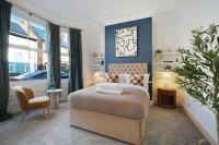 Charming 4BR Retreat in Hull Sleeps 4 by Stay With Us - Chambres d'hôtes Kingston-upon-Hull