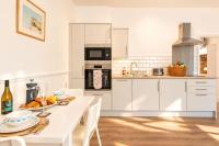 Dizzy Lows Modern 1 Bedroom Swanage Apartment with Sea View - B&B Swanage
