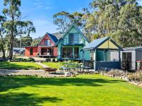 Four Seasons Waterfront Villas - B&B Taranna