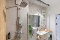 One-Bedroom Apartment with Balcony
