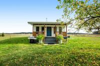 Historic Officer's Farmhouse at OLF - Bed and Breakfast Coupeville